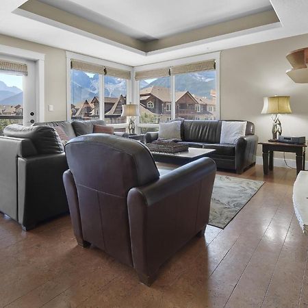 Sunset Ridge - Luxurious Corner Condo - Spectacular Mt Views With Open Pool! 캔모어 외부 사진