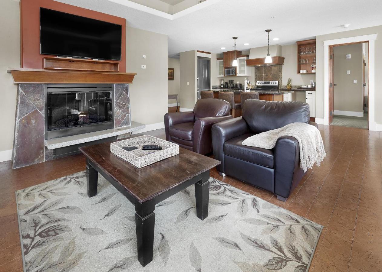 Sunset Ridge - Luxurious Corner Condo - Spectacular Mt Views With Open Pool! 캔모어 외부 사진